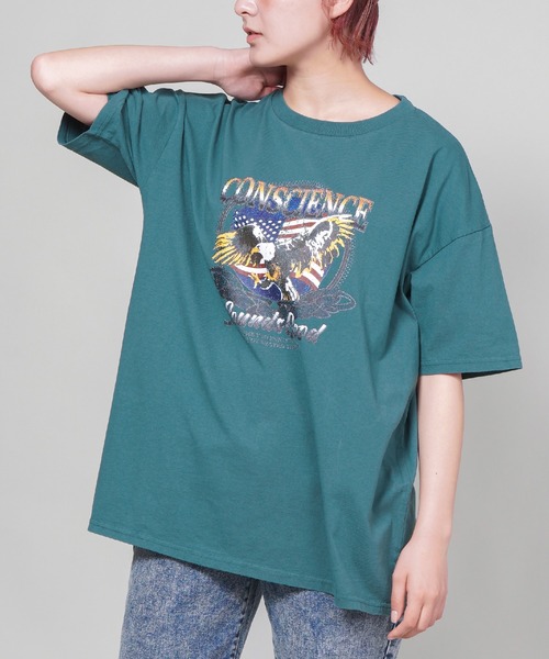 SPINNS（スピンズ）の「【ゆったりデザイン】USED風イーグルデザイン半袖ビッグTシャツ（Tシャツ/カットソー・レディース・グリーン/チャコール・ONESIZE）」の2枚目の写真