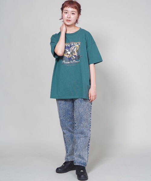 SPINNS（スピンズ）の「【ゆったりデザイン】USED風イーグルデザイン半袖ビッグTシャツ（Tシャツ/カットソー・レディース・グリーン/チャコール・ONESIZE）」の14枚目の写真