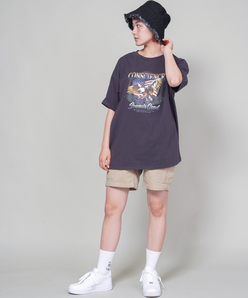 SPINNS（スピンズ）の「【ゆったりデザイン】USED風イーグルデザイン半袖ビッグTシャツ（Tシャツ/カットソー・レディース・グリーン/チャコール・ONESIZE）」の15枚目の写真