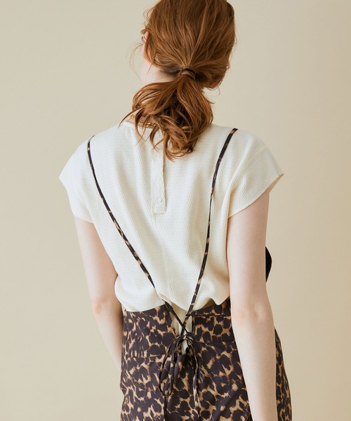 MADEMOISELLE ROPE'（マドモアゼル ロペ）の「【セット対応】ハニカムキャップスリーブプルオーバー（Tシャツ/カットソー・レディース・ブラック/オフホワイト/オレンジ・38）」の6枚目の写真