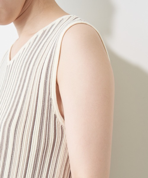 natural couture(ナチュラルクチュール)の「カラーストライプ2WAYニットタンク(ニット/セーター・レディース・アイボリー/ブラウン/パープル・FREE)」の9枚目の写真
