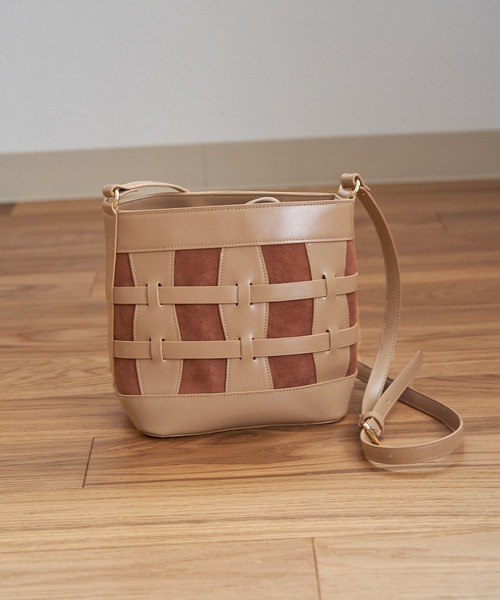 ROPE' PICNIC(ロペピクニック)の「スエード巾着付き透かしバケットショルダーバッグ(ショルダーバッグ・レディース・ブラック系その他/ベージュ系その他・FREE)」の5枚目の写真