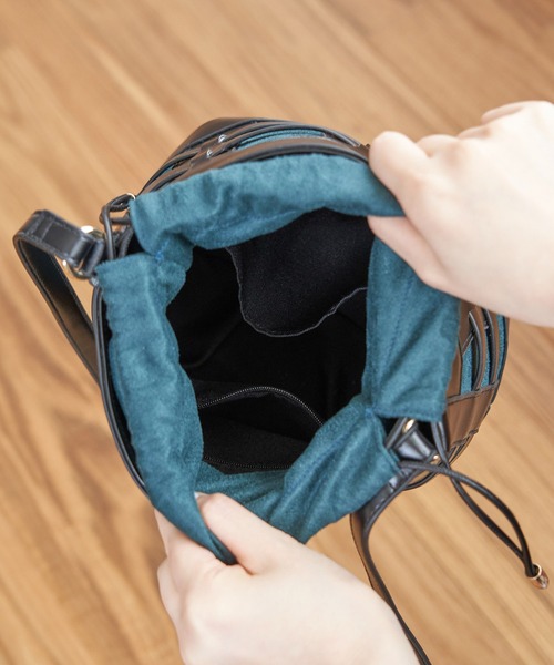 ROPE' PICNIC(ロペピクニック)の「スエード巾着付き透かしバケットショルダーバッグ(ショルダーバッグ・レディース・ブラック系その他/ベージュ系その他・FREE)」の11枚目の写真