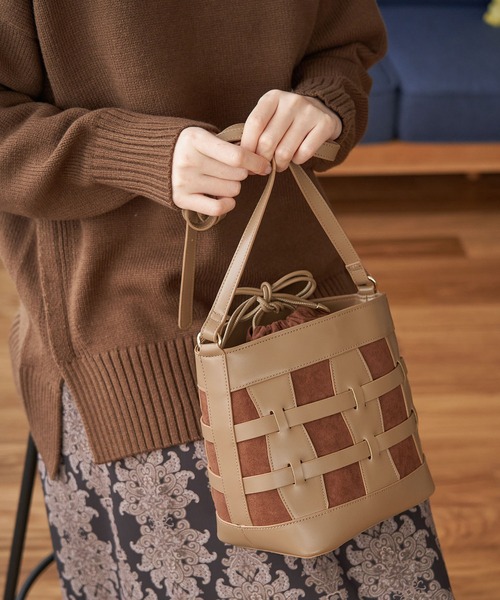 ROPE' PICNIC(ロペピクニック)の「スエード巾着付き透かしバケットショルダーバッグ(ショルダーバッグ・レディース・ブラック系その他/ベージュ系その他・FREE)」の12枚目の写真