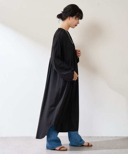 SHENERY（シーナリー）の「背中開きギャザードレス（ドレス・レディース・ブラック/オフホワイト・FREE）」の12枚目の写真