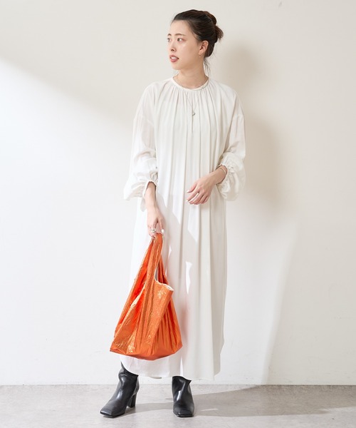 SHENERY（シーナリー）の「背中開きギャザードレス（ドレス・レディース・ブラック/オフホワイト・FREE）」の17枚目の写真