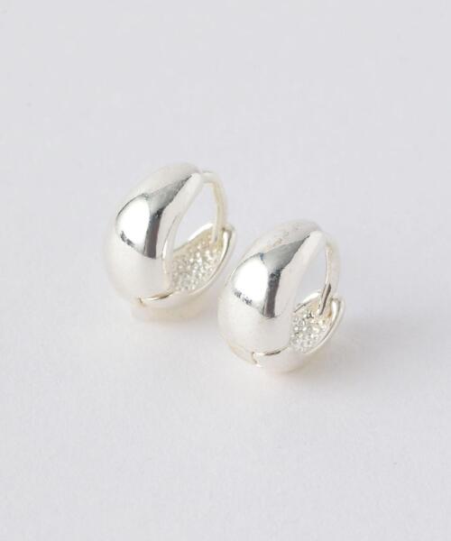 green label relaxing(グリーンレーベルリラクシング)の「ミニ フープ ピアス(ピアス(両耳用)・レディース・シルバー/ゴールド・FREE)」の2枚目の写真