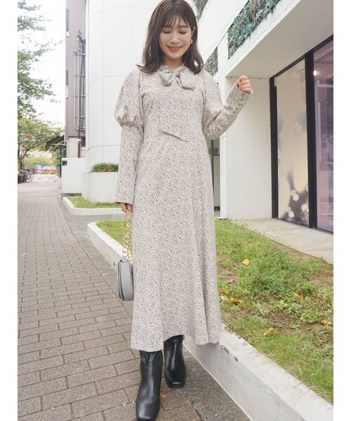 MERCURYDUO（マーキュリーデュオ）の「ペイントドットパフスリーブボウタイワンピース（ワンピース・レディース・ブラック/ブルー/アイボリー・FREE）」の15枚目の写真