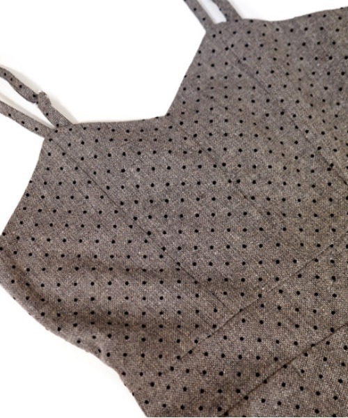 flower（フラワー）の「チャーミングドットロンパース（サロペット/オーバーオール・レディース・ベージュ/グレー・FREE）」の4枚目の写真