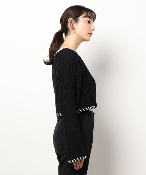 ANDGEEBEE（アンジービー）の「コードニットカーディガン（ニット/セーター・レディース・ブラック/スモークピンク・MEDIUM）」の7枚目の写真