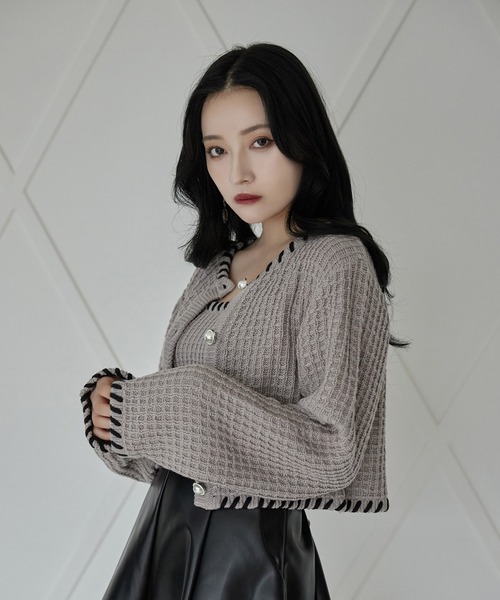 ANDGEEBEE（アンジービー）の「コードニットカーディガン（ニット/セーター・レディース・ブラック/スモークピンク・MEDIUM）」の11枚目の写真