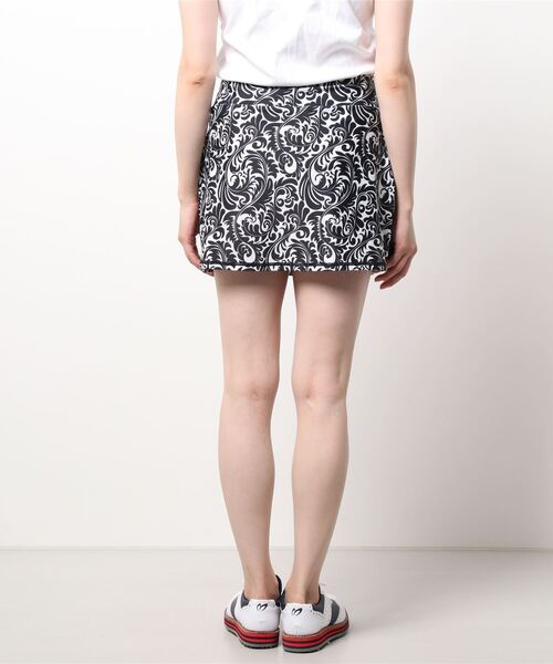 Loudmouth(ラウドマウス)の「LOUDMOUTH/ラウドマウス ゴルフウェア 総柄 UVカット 接触冷感 ひざ上 ミニ丈 スカート(スカート・レディース・レオパード/ブラック系その他/グレー系その他・M/S/L/LL)」の4枚目の写真