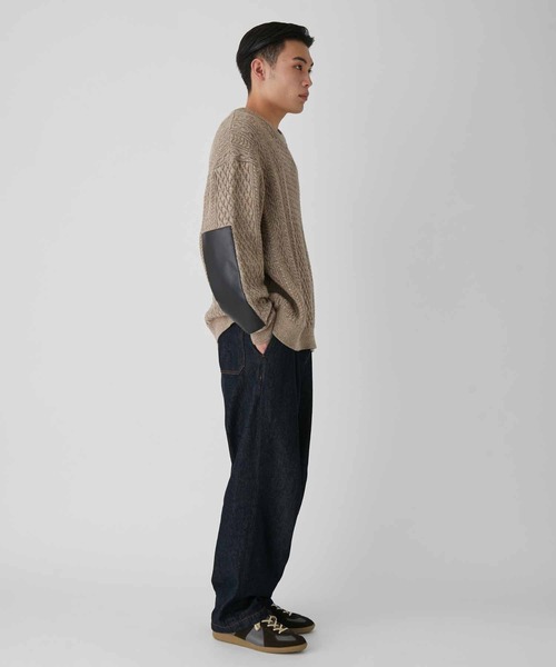 ADAM ET ROPE'（アダムエロペ）の「杢ケーブル レザーパッチ クルーネックニット（ニット/セーター・メンズ・ベージュ/グレー系その他・M/L）」の15枚目の写真