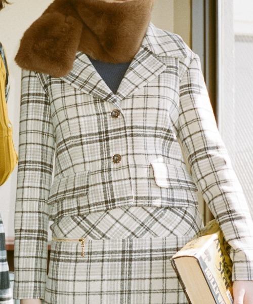 REDYAZEL（レディアゼル）の「テーラーショート丈ジャケット（テーラードジャケット・レディース・グレー/ベージュ系その他/グレー系その他・SMALL/MEDIUM）」の20枚目の写真