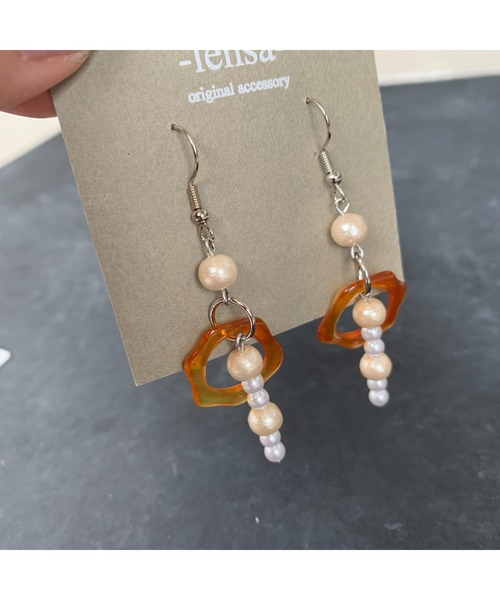 tone（トーン）の「【-lensa-】コットンパールが大人っぽい小ぶりピアス(MA)（ピアス（両耳用）・レディース・ホワイト系・FREE）」の3枚目の写真