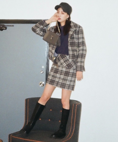 REDYAZEL（レディアゼル）の「トラックソールロングブーツ（ブーツ・レディース・ブラック/ブラウン・SMALL/MEDIUM/LARGE）」の6枚目の写真