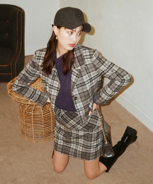 REDYAZEL（レディアゼル）の「トラックソールロングブーツ（ブーツ・レディース・ブラック/ブラウン・SMALL/MEDIUM/LARGE）」の3枚目の写真