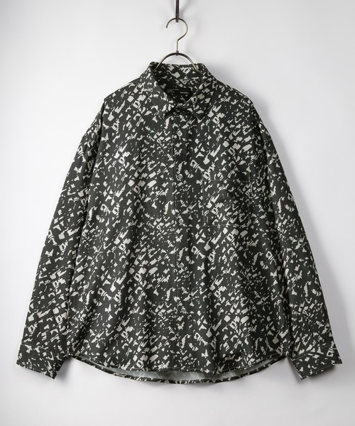 SlashDate(スラッシュデイト)の「総柄プリントジョーゼットドレープシャツ/とろみシャツ/オーバーサイズシャツ/レトロ風(シャツ/ブラウス・メンズ・ホワイト/チャコールグレー/ブラック/ブラウン/グレー/ブルー/ホワイト系その他/ブラック系その他/ブラウン系その他/ホワイト系その他2/ブラック系その他2/ブラック系その他3/ブラウン系その他2・M/L)」の6枚目の写真