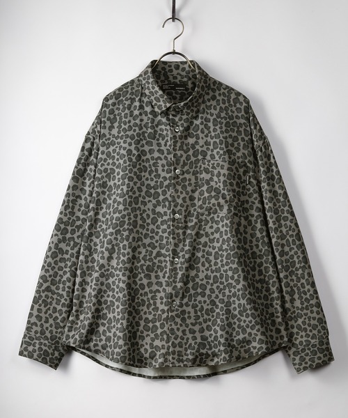 SlashDate(スラッシュデイト)の「総柄プリントジョーゼットドレープシャツ/とろみシャツ/オーバーサイズシャツ/レトロ風(シャツ/ブラウス・メンズ・ホワイト/チャコールグレー/ブラック/ブラウン/グレー/ブルー/ホワイト系その他/ブラック系その他/ブラウン系その他/ホワイト系その他2/ブラック系その他2/ブラック系その他3/ブラウン系その他2・M/L)」の9枚目の写真