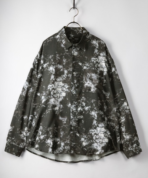 SlashDate(スラッシュデイト)の「総柄プリントジョーゼットドレープシャツ/とろみシャツ/オーバーサイズシャツ/レトロ風(シャツ/ブラウス・メンズ・ホワイト/チャコールグレー/ブラック/ブラウン/グレー/ブルー/ホワイト系その他/ブラック系その他/ブラウン系その他/ホワイト系その他2/ブラック系その他2/ブラック系その他3/ブラウン系その他2・M/L)」の5枚目の写真