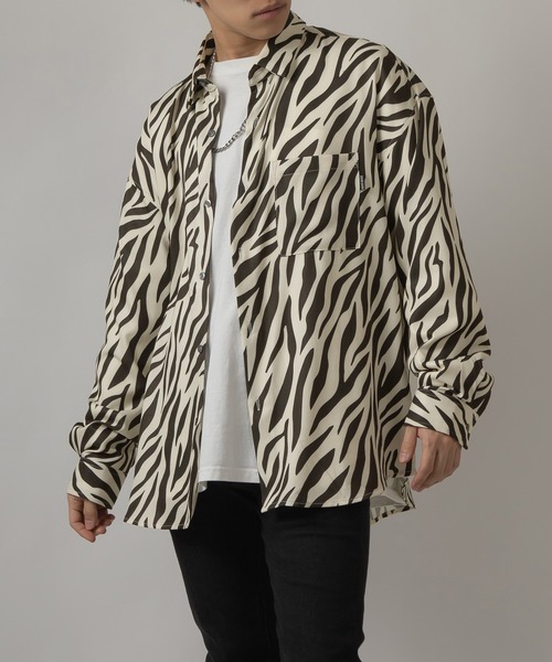 SlashDate(スラッシュデイト)の「総柄プリントジョーゼットドレープシャツ/とろみシャツ/オーバーサイズシャツ/レトロ風(シャツ/ブラウス・メンズ・ホワイト/チャコールグレー/ブラック/ブラウン/グレー/ブルー/ホワイト系その他/ブラック系その他/ブラウン系その他/ホワイト系その他2/ブラック系その他2/ブラック系その他3/ブラウン系その他2・M/L)」の19枚目の写真