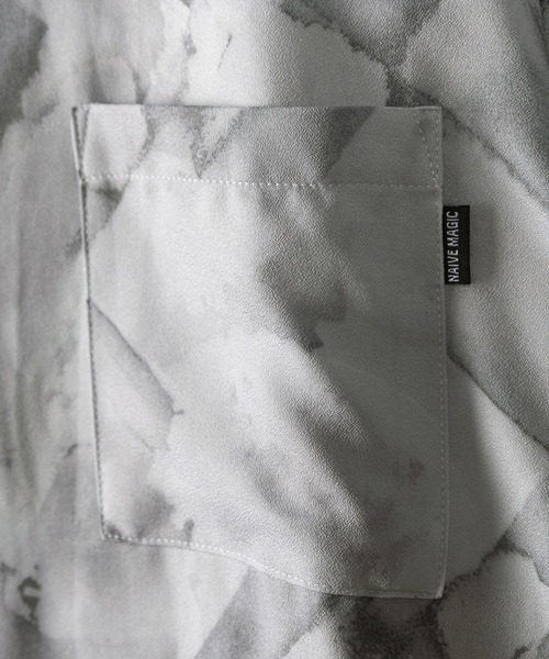 SlashDate(スラッシュデイト)の「総柄プリントジョーゼットドレープシャツ/とろみシャツ/オーバーサイズシャツ/レトロ風(シャツ/ブラウス・メンズ・ホワイト/チャコールグレー/ブラック/ブラウン/グレー/ブルー/ホワイト系その他/ブラック系その他/ブラウン系その他/ホワイト系その他2/ブラック系その他2/ブラック系その他3/ブラウン系その他2・M/L)」の18枚目の写真