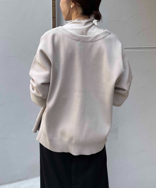 CAPRICIEUX LE'MAGE(カプリシューレマージュ)の「機能素材パフVカーディガン(カーディガン/ボレロ・レディース・ブラック/パープル/グレイッシュベージュ・FREE)」の11枚目の写真