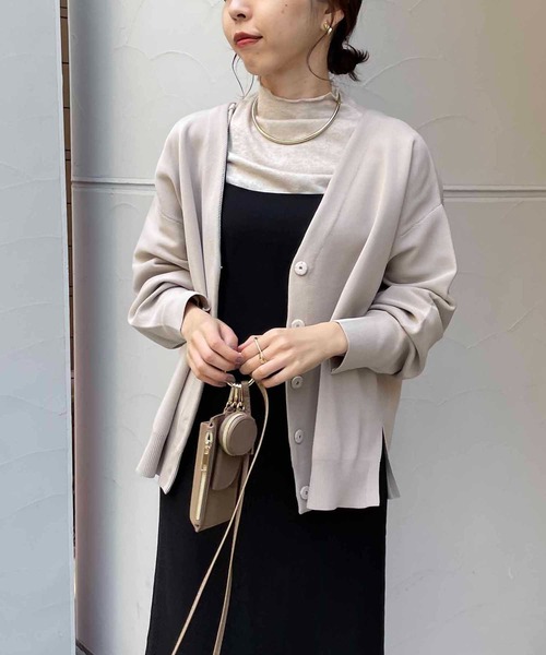 CAPRICIEUX LE'MAGE(カプリシューレマージュ)の「機能素材パフVカーディガン(カーディガン/ボレロ・レディース・ブラック/パープル/グレイッシュベージュ・FREE)」の12枚目の写真