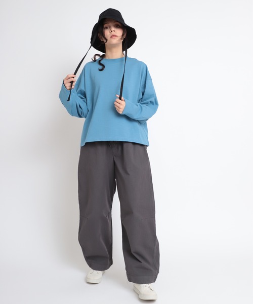 RNA-N(アールエヌエーエヌ)の「M1817 スラブプレーティングルーズプルオーバー(Tシャツ/カットソー・レディース・ブルー/グレイッシュベージュ/キナリ・MEDIUM)」の9枚目の写真