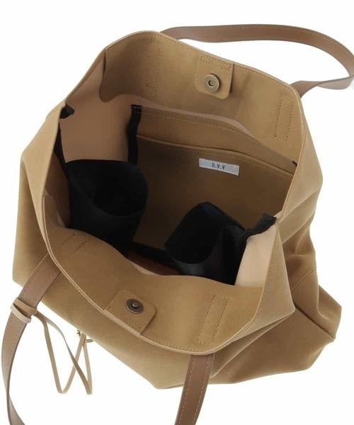 a.v.v(アーヴェヴェ)の「ファンクショントートBAG(トートバッグ・メンズ・ライトグレー/ネイビー/ベージュ/ブラック/ブラウン・46)」の16枚目の写真