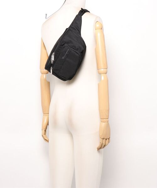 Champion(チャンピオン)の「≪Champion/チャンピオン≫ ウエストバッグ ジョナサン No.63392 2L(ボディバッグ/ウエストポーチ・メンズ・カーキ/ブラック/ネイビー/グレー・FREE)」の8枚目の写真