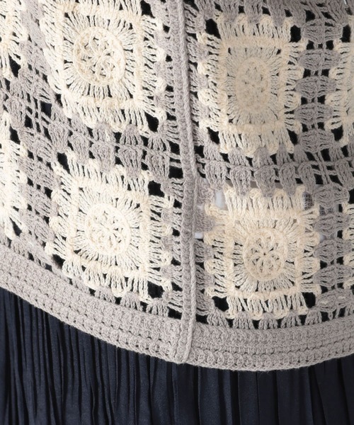 niko and（ニコアンド）の「刺繍クロシェ風襟プルオーバー