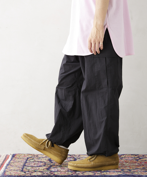 JOURNAL STANDARD relume（ジャーナルスタンダード　レリューム）の「【HOUSE HOLD / ハウスホールド】イージーワイドカーゴパンツ（カーゴパンツ・メンズ・ブラック/ナチュラル/カーキ/グレー・2/3/4）」の2枚目の写真