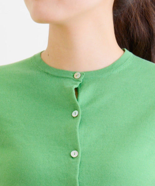 NIMES（ニーム）の「16Gピマコットン クルーネックカーディガン（カーディガン/ボレロ・レディース・ベージュ/オフホワイト/グリーン/ネイビー/イエロー・ONE SIZE）」の9枚目の写真