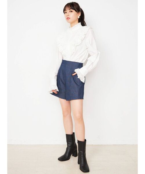 CALNAMUR（カルナムール）の「ボリュームフリルブラウス（シャツ/ブラウス・レディース・ホワイト/グリーン・FREE）」の4枚目の写真