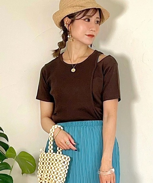 Green　Parks（グリーンパークス）の「☆remi ☆プロデュースアイテム　アシンメトリーショルダースキンアウトニットプルオーバー（Tシャツ/カットソー・レディース・ブラウン/オフホワイト/カーキ・FREE）」の3枚目の写真