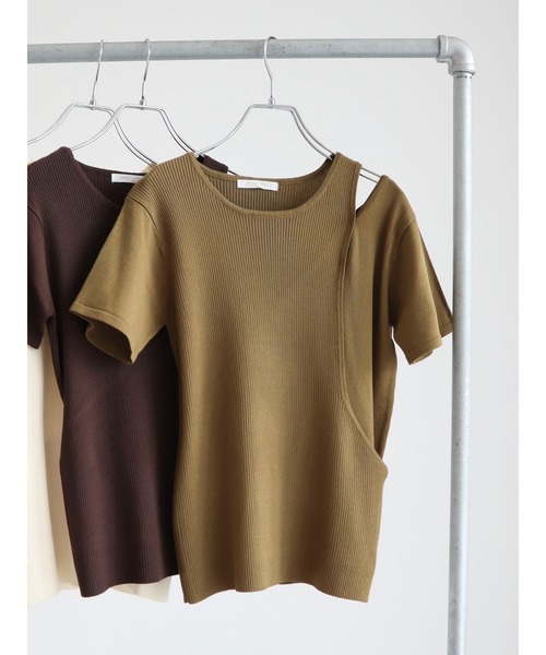 Green　Parks（グリーンパークス）の「☆remi ☆プロデュースアイテム　アシンメトリーショルダースキンアウトニットプルオーバー（Tシャツ/カットソー・レディース・ブラウン/オフホワイト/カーキ・FREE）」の20枚目の写真