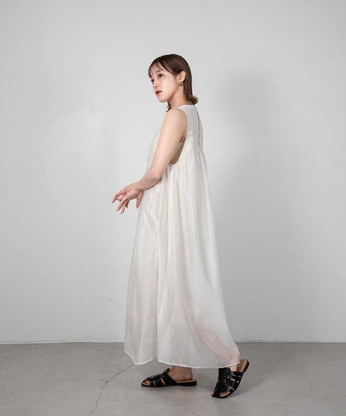 Amiur(エミレ)の「moelleux no sleeve ops(ワンピース・レディース・ブラック/アイボリー・S/M)」の5枚目の写真