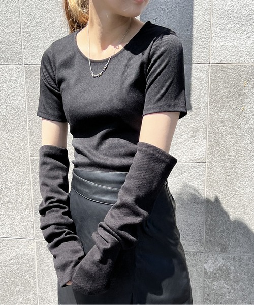 one way（ワンウェイ）の「アームウォーマーBACKリボントップス（Tシャツ/カットソー・レディース・ホワイト/ライトグレー/ブラック・FREE）」の2枚目の写真