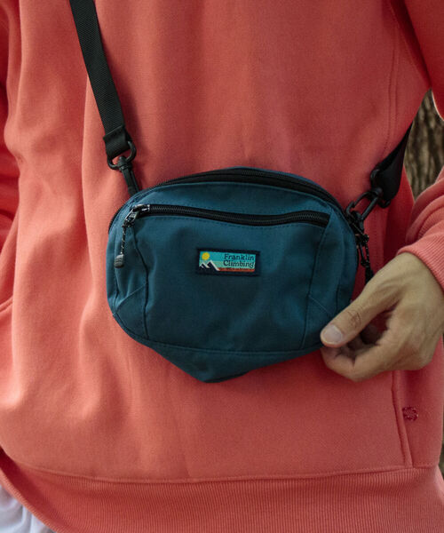 Franklin Climbing（フランクリンクライミング）の「【Franklin Climbing/フランクリンクライミング】ミニショルダーポーチ（ショルダーバッグ・メンズ・ブラック/サックスブルー/イエロー/オレンジ/インディゴブルー・FREE）」の4枚目の写真