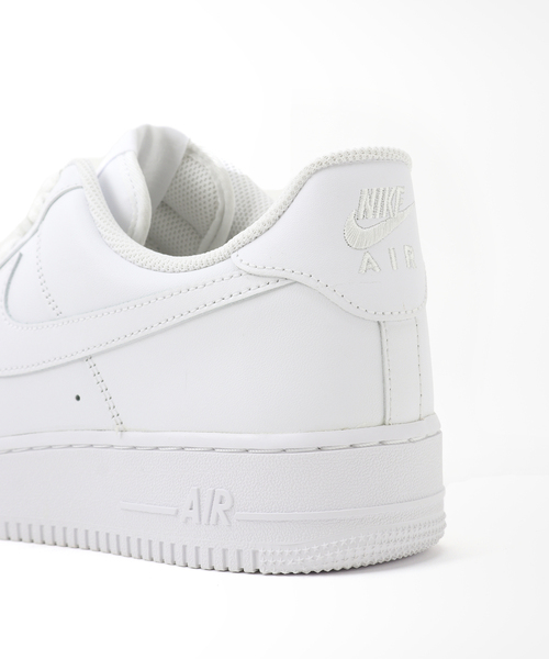 NIKE(ナイキ)の「【NIKE / ナイキ】AIR FORCE1 ’07 / エアフォース ワン(スニーカー・メンズ・ホワイト・26cm/26.5cm/27cm/27.5cm/28cm/29cm)」の5枚目の写真