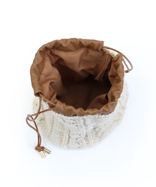 COLDE （コルデ）の「ケーブル編みニット巾着ショルダー（ショルダーバッグ・レディース・ベージュ/アイボリー/グレー・FREE）」の15枚目の写真