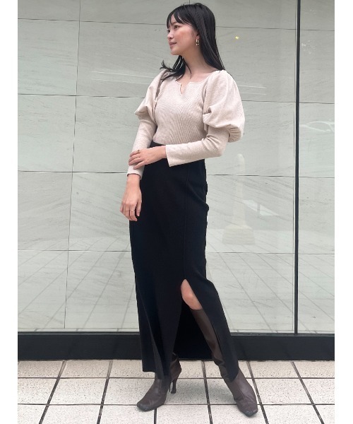 Stylevoice for xxx（スタイルヴォイスフォー）の「スリット