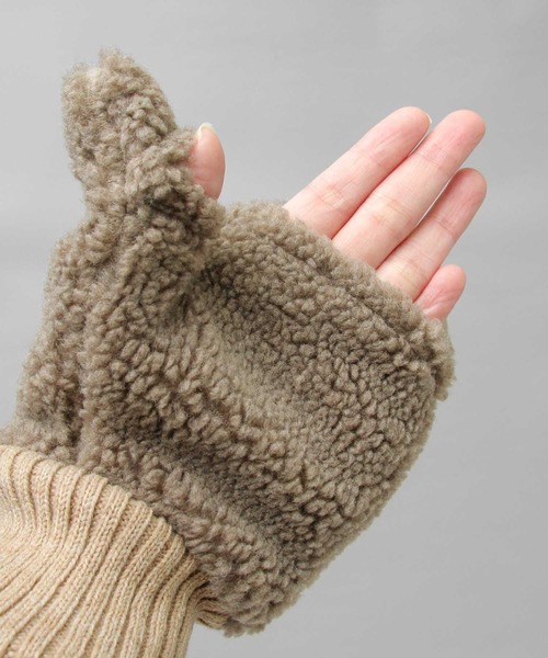 UNIVERSAL OVERALL(ユニバーサルオーバーオール)の「UNIVERSAL OVERALL / ユニバーサルオーバーオール / シープボア コーデュロイ ミトン グローブ / 手袋 / ダイレクトタッチ仕様 / スマホ対応(手袋・レディース・ブラック系その他/ベージュ系その他/ベージュ/グレー・FREE)」の12枚目の写真