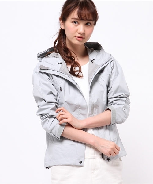 THE NORTH FACE（ザノースフェイス）の「★★THE NORTH FACE:アウトドアパーカー（ブルゾン・レディース・ライトグレー/ブラック/ライトグリーン・ONE SIZE）」の3枚目の写真