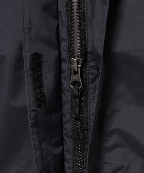 THE NORTH FACE（ザノースフェイス）の「★★THE NORTH FACE:アウトドアパーカー（ブルゾン・レディース・ライトグレー/ブラック/ライトグリーン・ONE SIZE）」の8枚目の写真