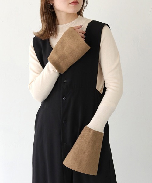 HER CLOSET（ハークローゼット）の「 【HER CLOSET】WEB限定配色ベルスリーブニット WEB LIMITED COLOR BLOCK BELL SLEEVE KNIT（ニット/セーター・レディース・アイボリー/グレー/ブルー・M）」の2枚目の写真