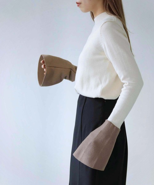 HER CLOSET（ハークローゼット）の「 【HER CLOSET】WEB限定配色ベルスリーブニット WEB LIMITED COLOR BLOCK BELL SLEEVE KNIT（ニット/セーター・レディース・アイボリー/グレー/ブルー・M）」の6枚目の写真