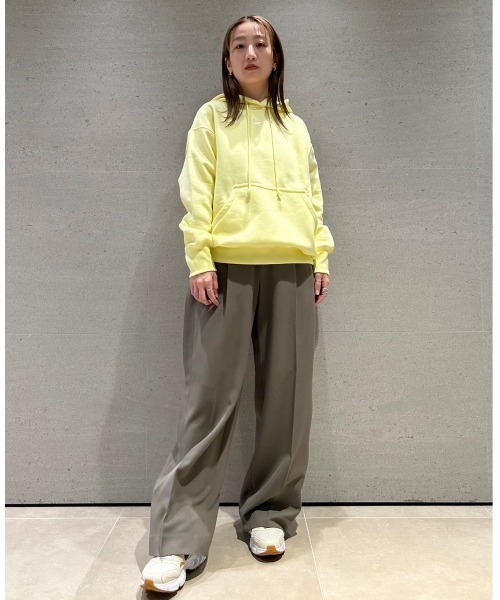 NIKE(ナイキ)の「【NIKE meets emmi】ナイキ ウィメンズ NSW スタイル フリース プルオーバー L/S フーディー O(パーカー・レディース・イエロー・SMALL/MEDIUM)」の9枚目の写真
