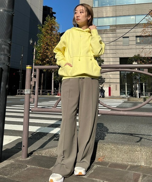 NIKE(ナイキ)の「【NIKE meets emmi】ナイキ ウィメンズ NSW スタイル フリース プルオーバー L/S フーディー O(パーカー・レディース・イエロー・SMALL/MEDIUM)」の19枚目の写真